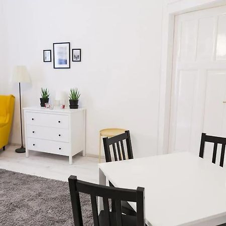 Central 30M2 A/C Apartment, 3 Min From Ny Cafe Budapest Exterior foto